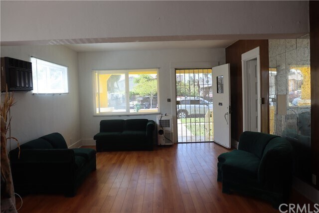 Building Photo - 1661 W 56th St