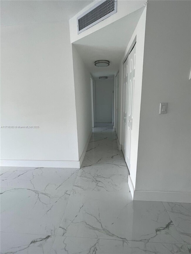 Foto del edificio - 2 bedroom in North Miami Beach FL 33160