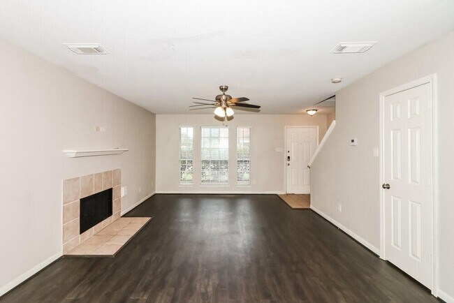 Building Photo - 12202 Greencanyon Dr