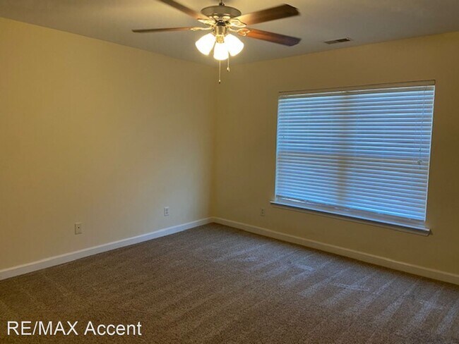 Foto del edificio - 3 br, 2.5 bath House - 640 Summer Hill Way