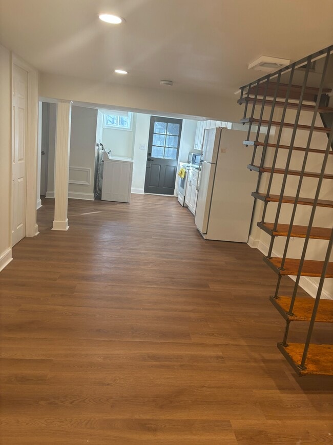 Sala de estar - 1831 Deveron Rd