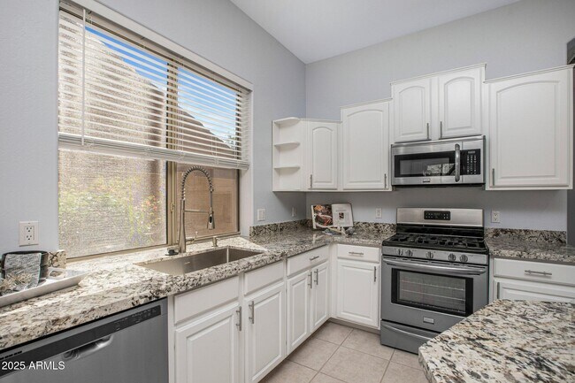 Foto del edificio - 16601 N 104th St