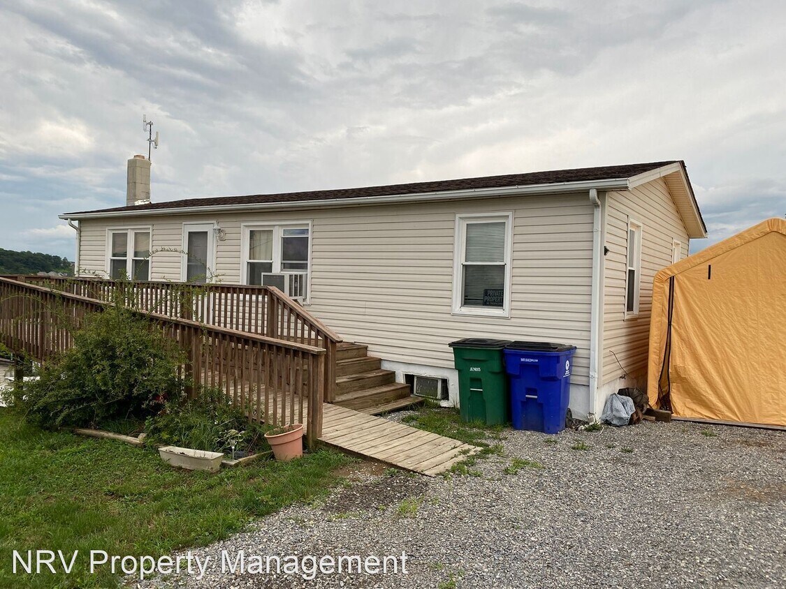 Primary Photo - 3 br, 2 bath House - 245 Badger Street