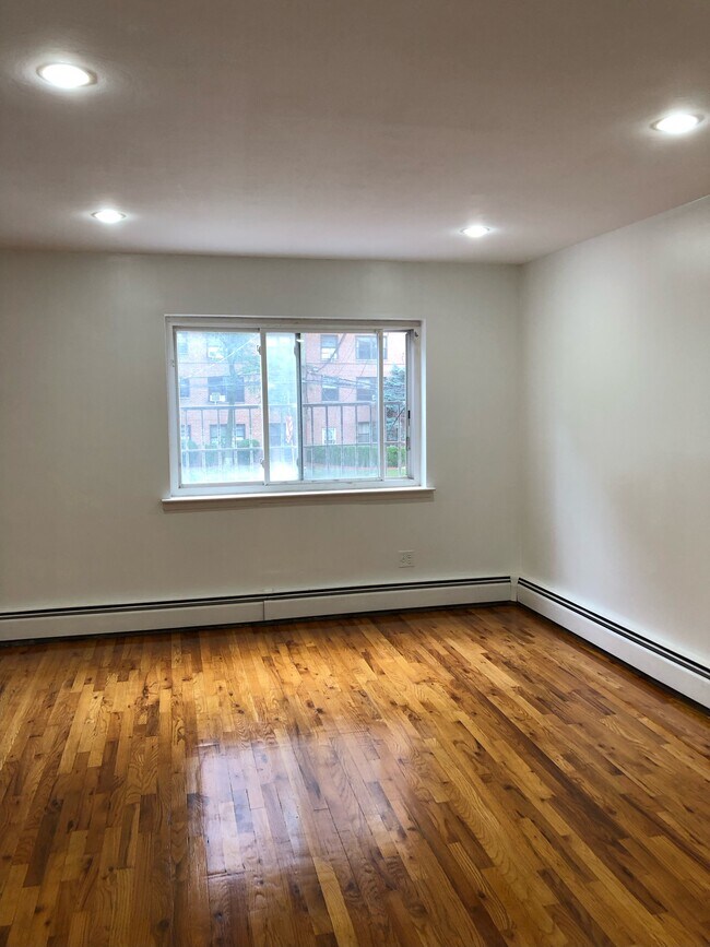 Foto del edificio - 9941 63rd Rd