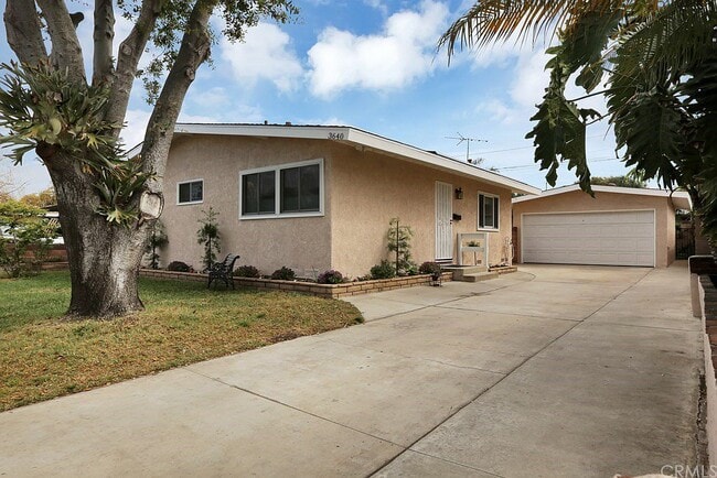 Building Photo - 3640 Albury Ave