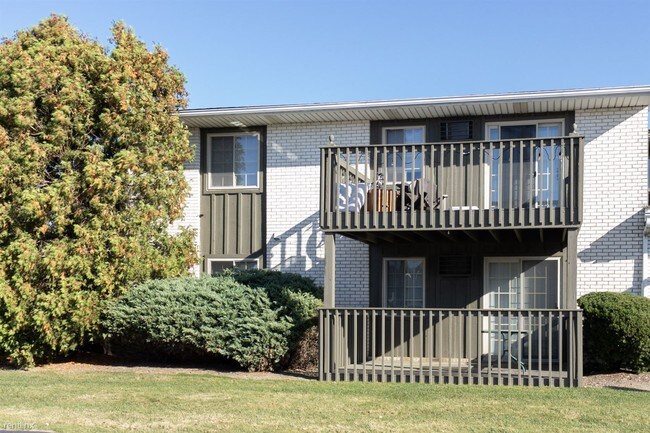 Building Photo - 139 Academy Ct