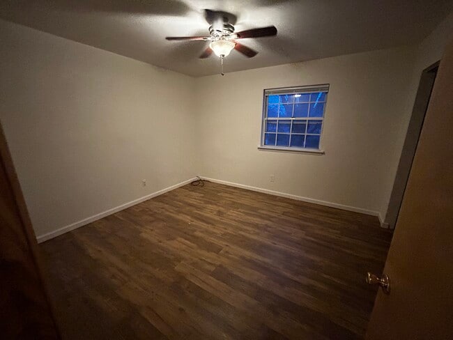 Building Photo - 313 Russell Ave