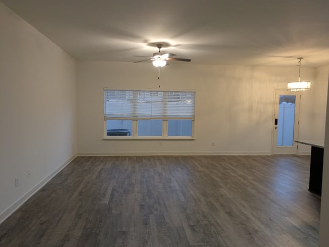 Building Photo - 1706 Lone Jack Ln
