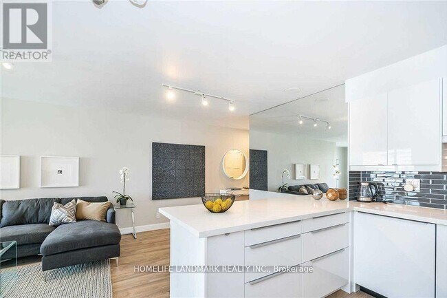 Building Photo - 298 Jarvis St