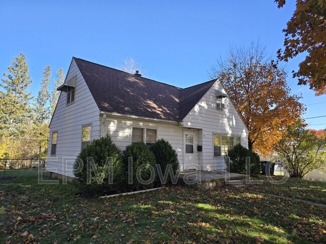 Foto del edificio - 821 Cornwall Ave