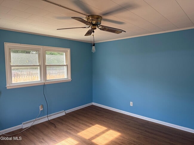 Building Photo - 563 4th Ave