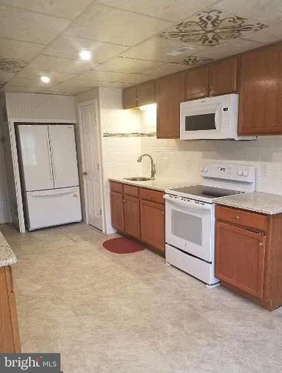 Foto del edificio - 230 High St E