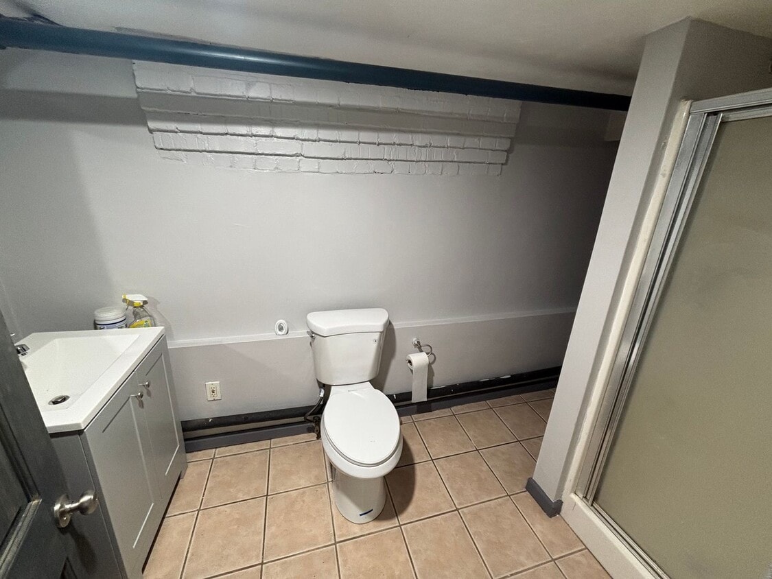 Building Photo - 163 Ackley Ave