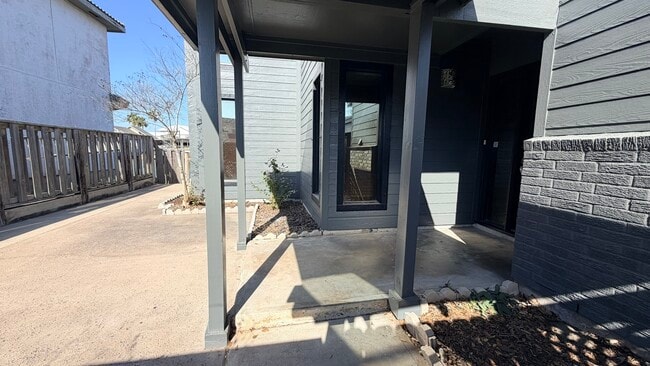 Building Photo - 13738 Tajamar St