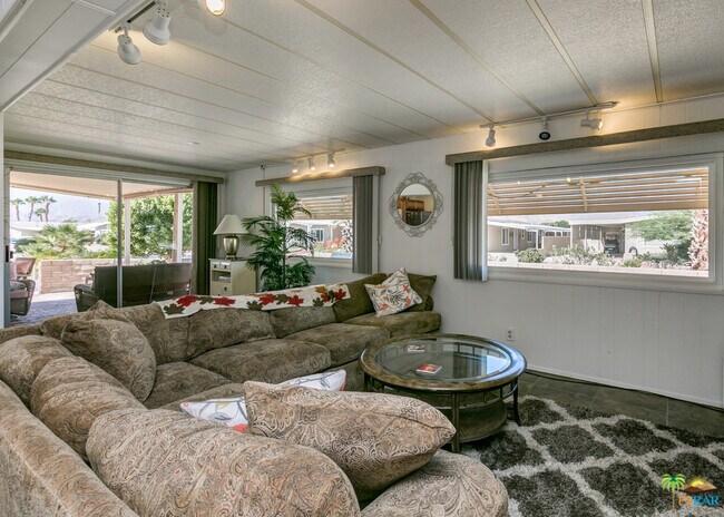 Foto del edificio - 73070 Ridge Cir