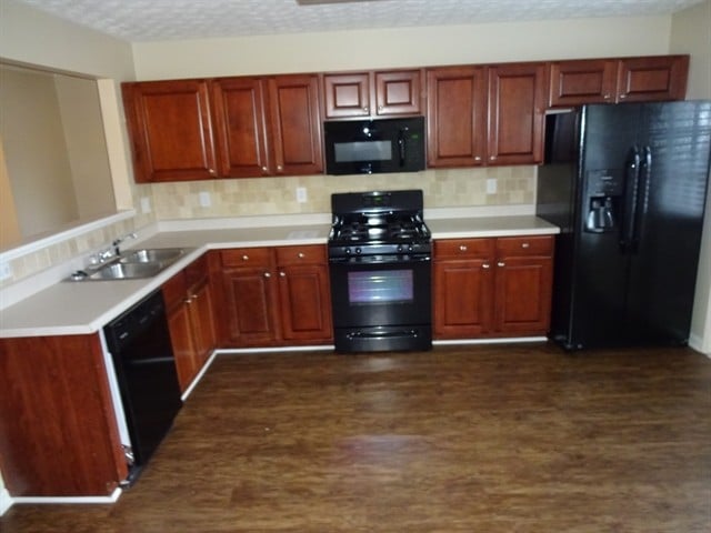 Foto del edificio - 125 Cobbler Cove Dr