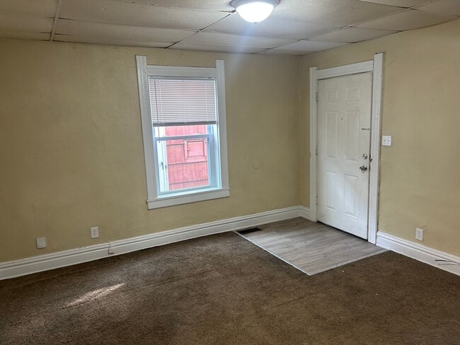 Building Photo - 2341 Caledonia St