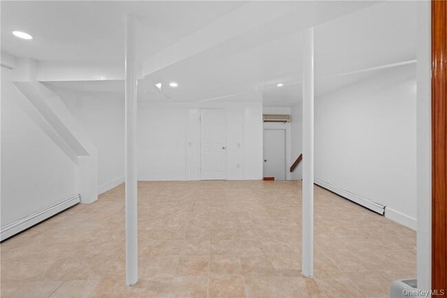 Foto del edificio - 325 McLean Ave