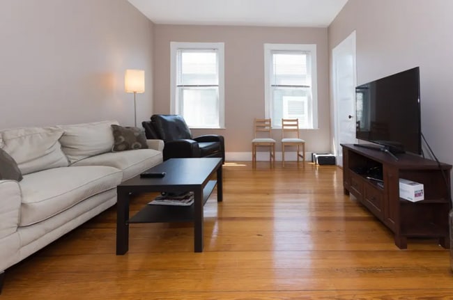 Building Photo - 6 Bucknam St