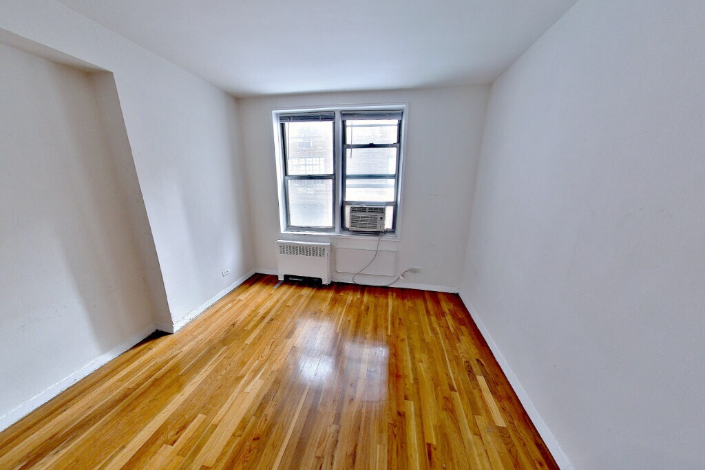 Foto del edificio - EAST 58th STREET