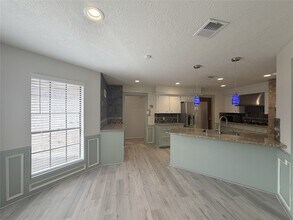 Building Photo - 4607 Oakmont Cir