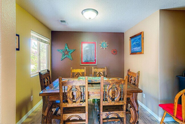 Foto del edificio - 7160 Elk Creek Rd NE