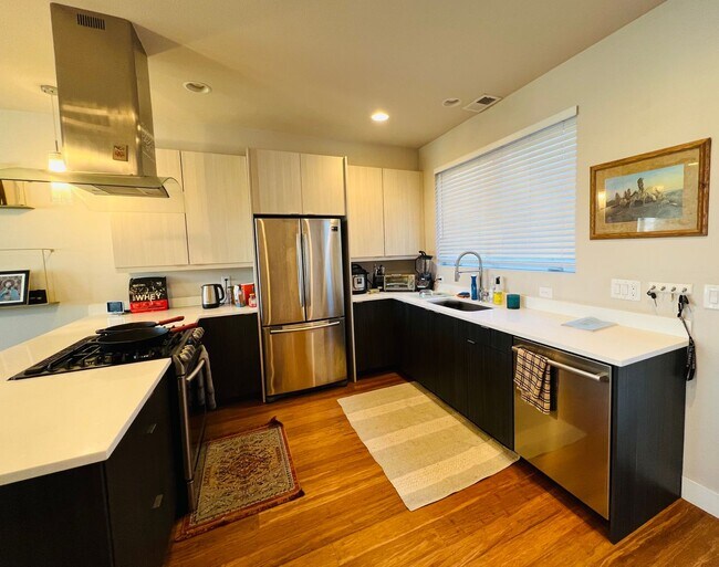Foto del edificio - 3 Bed 3 1/2 Bath Townhouse in Denver's West Colfax Neighborhood **Move-In Special**