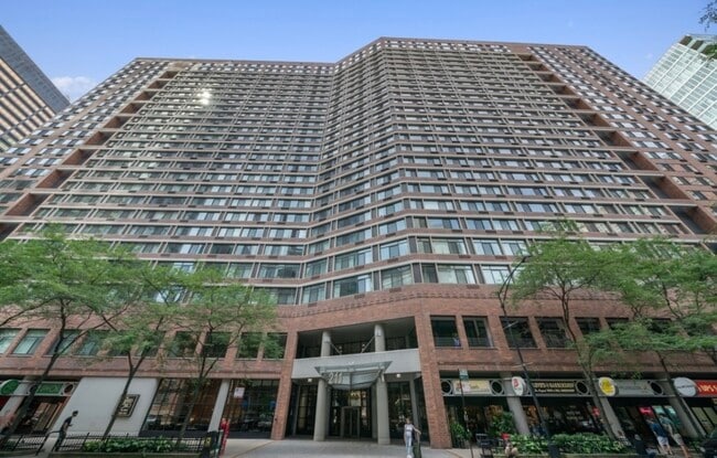Building Photo - 211 E Ohio St