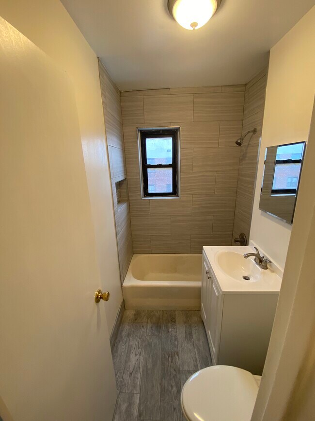Bathroom - 1015 Fairfield Ave