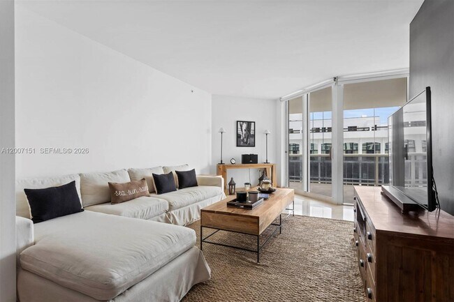 Foto del edificio - 4779 Collins Ave