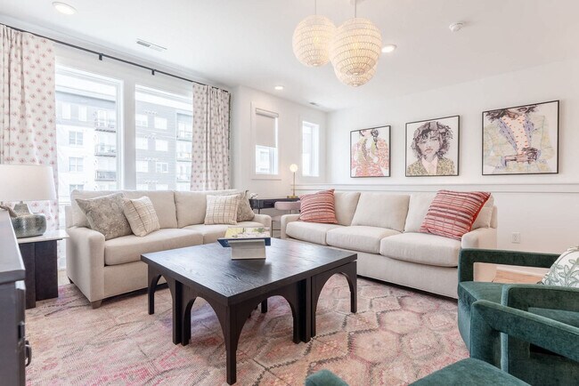 Building Photo - 87 Lucile St