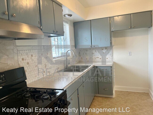 Building Photo - 3 br, 1 bath House - 107 Brockton Dr