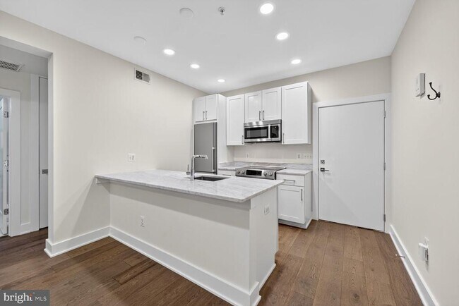 Foto del edificio - 1412 Chapin St NW