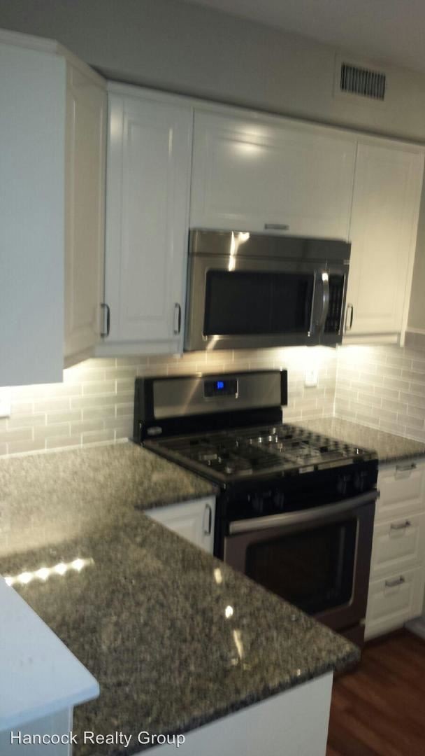 Foto del edificio - 79 Rosewood Dr