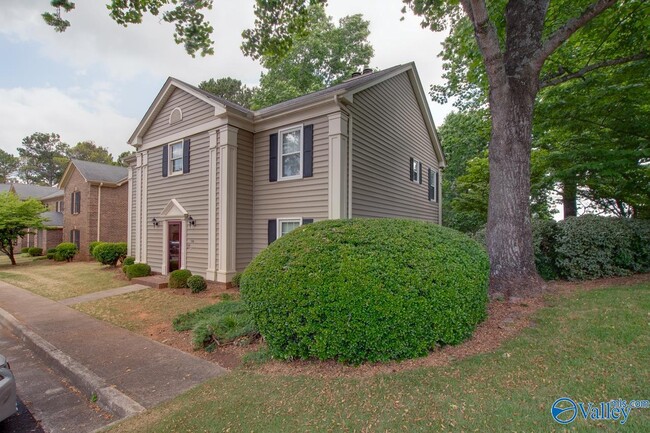 Building Photo - 302 Drury Ln