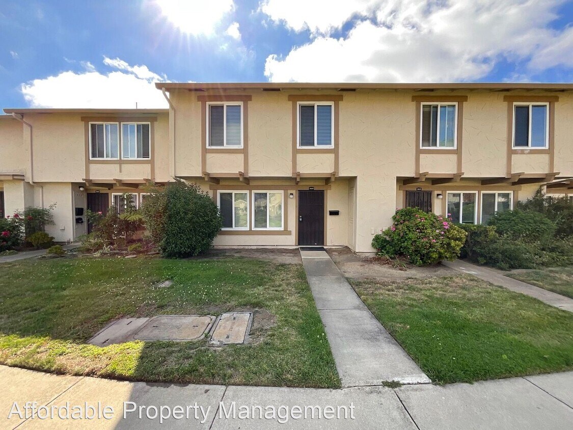 4 br, 2.5 bath House 36830 Limeta Terrace House for Rent in Fremont