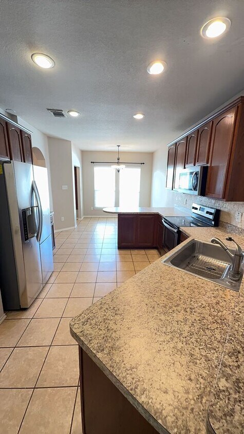 Foto del edificio - 9915 Wethers Field Cir