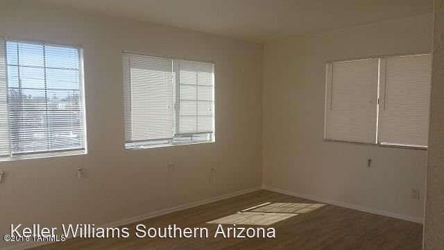 Foto del edificio - 1 br, 1 bath House - 535 E Jacinto St