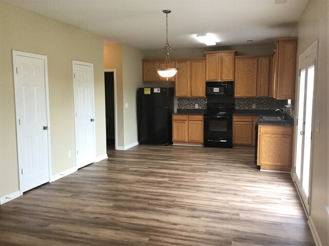 Building Photo - 581 Winborne Ave SW