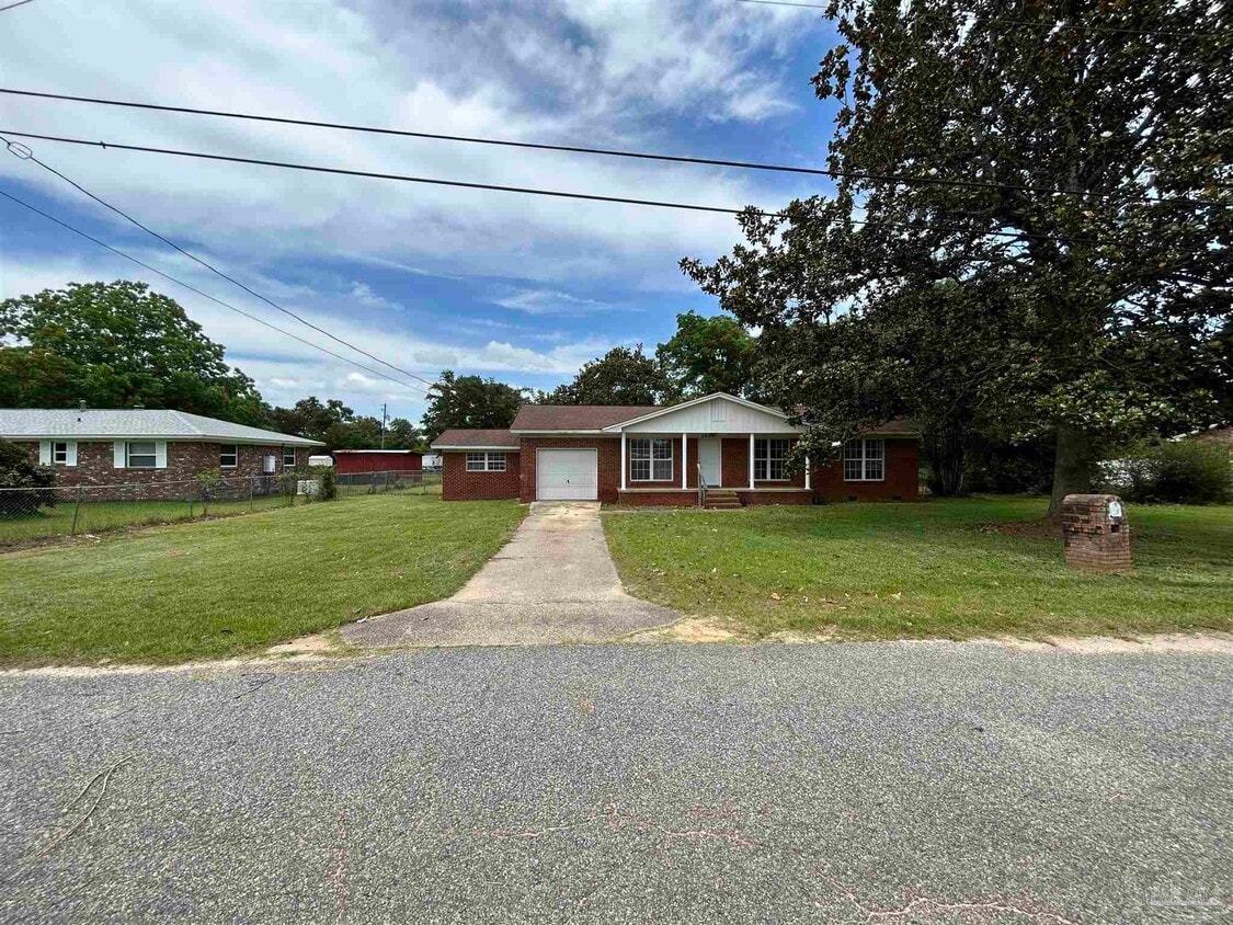 Primary Photo - 5820 Perkins St