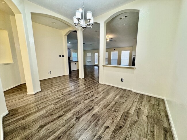 Foto del edificio - 7617 Waterlilly Ln