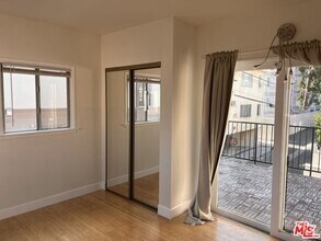 Building Photo - 133 S Elm Dr
