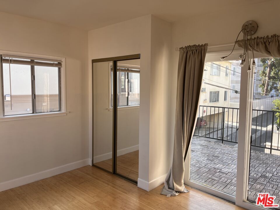Foto principal - 133 S Elm Dr