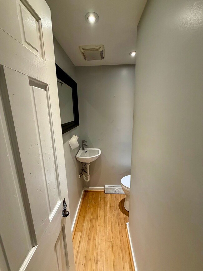 Foto del edificio - 139 Howard Ave