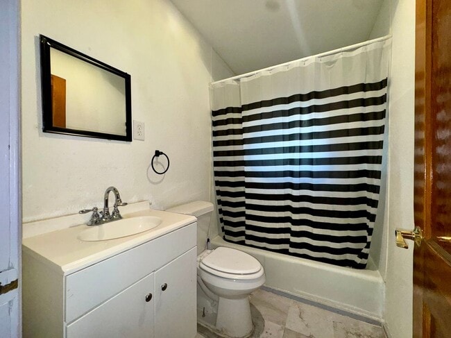 Foto del edificio - 1601 Redwood Ave