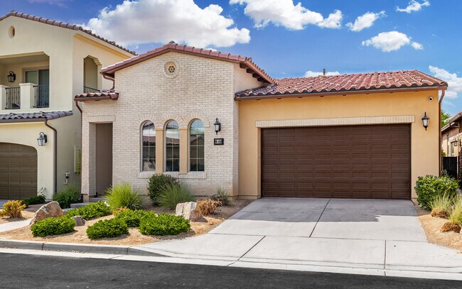 Building Photo - 80450 Platinum Wy