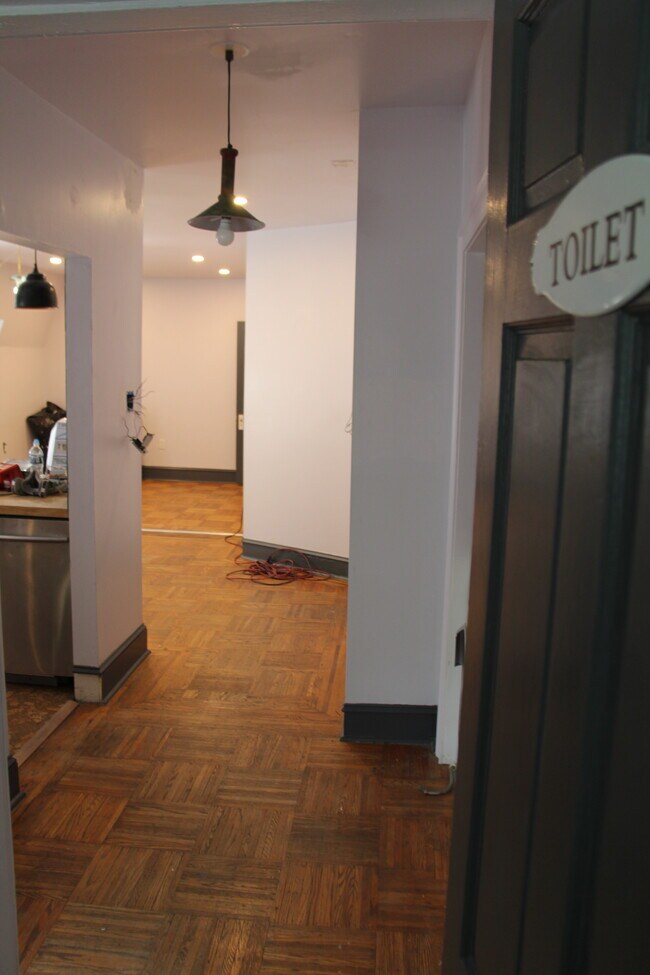 Foto del edificio - 909 S 49th St