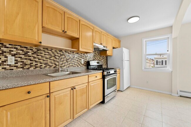 Foto del edificio - 37-39 E 46th St