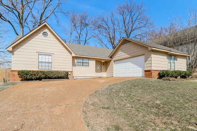 Building Photo - 5642 Crievewood Dr