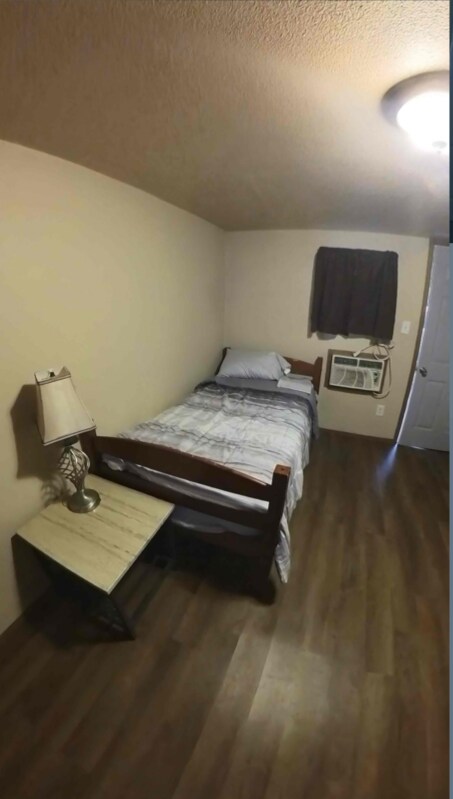 Building Photo - 2600 Lake Ave